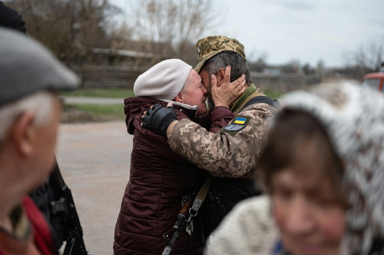 Kyiv’s Crucial Choice: Peace Deal Pressure Mounts as Winter Looms
